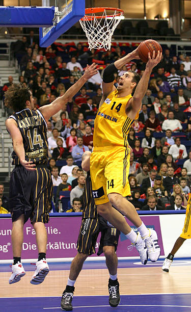 在他参与的 在他参与的